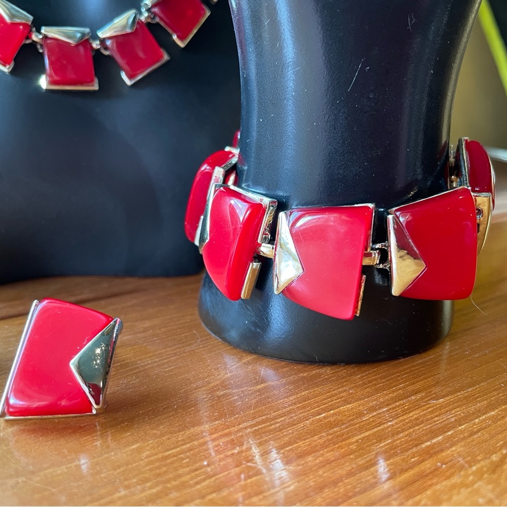 Charel Cherry Red & Silver Thermoset Parure- Necklace, Bracelet, Earrings, 1950s - Picture 3 of 16